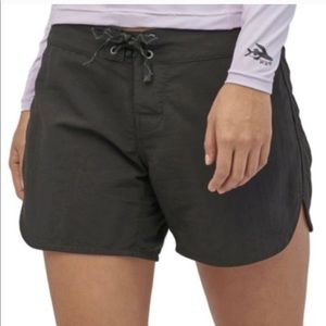 PATAGONIA || W’s Wavefarer Boardshorts. Sz. 2